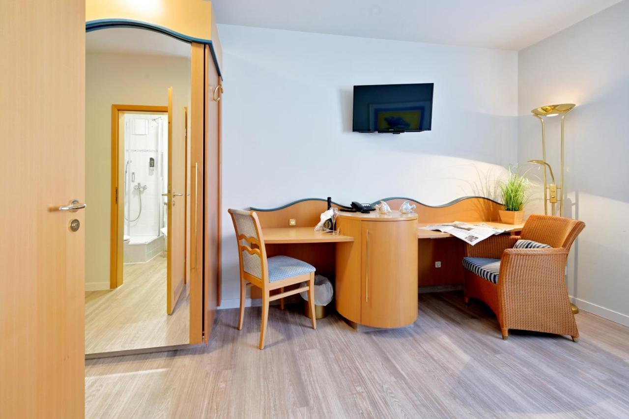 Hotel- & Ferienanlage Kapitaens-Haeuser Бреге Екстериор снимка