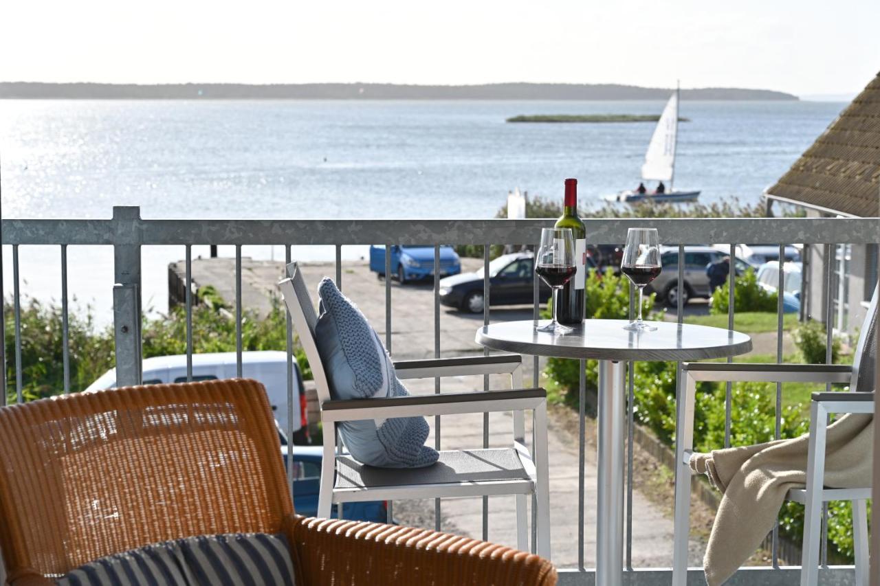 Hotel- & Ferienanlage Kapitaens-Haeuser Бреге Екстериор снимка