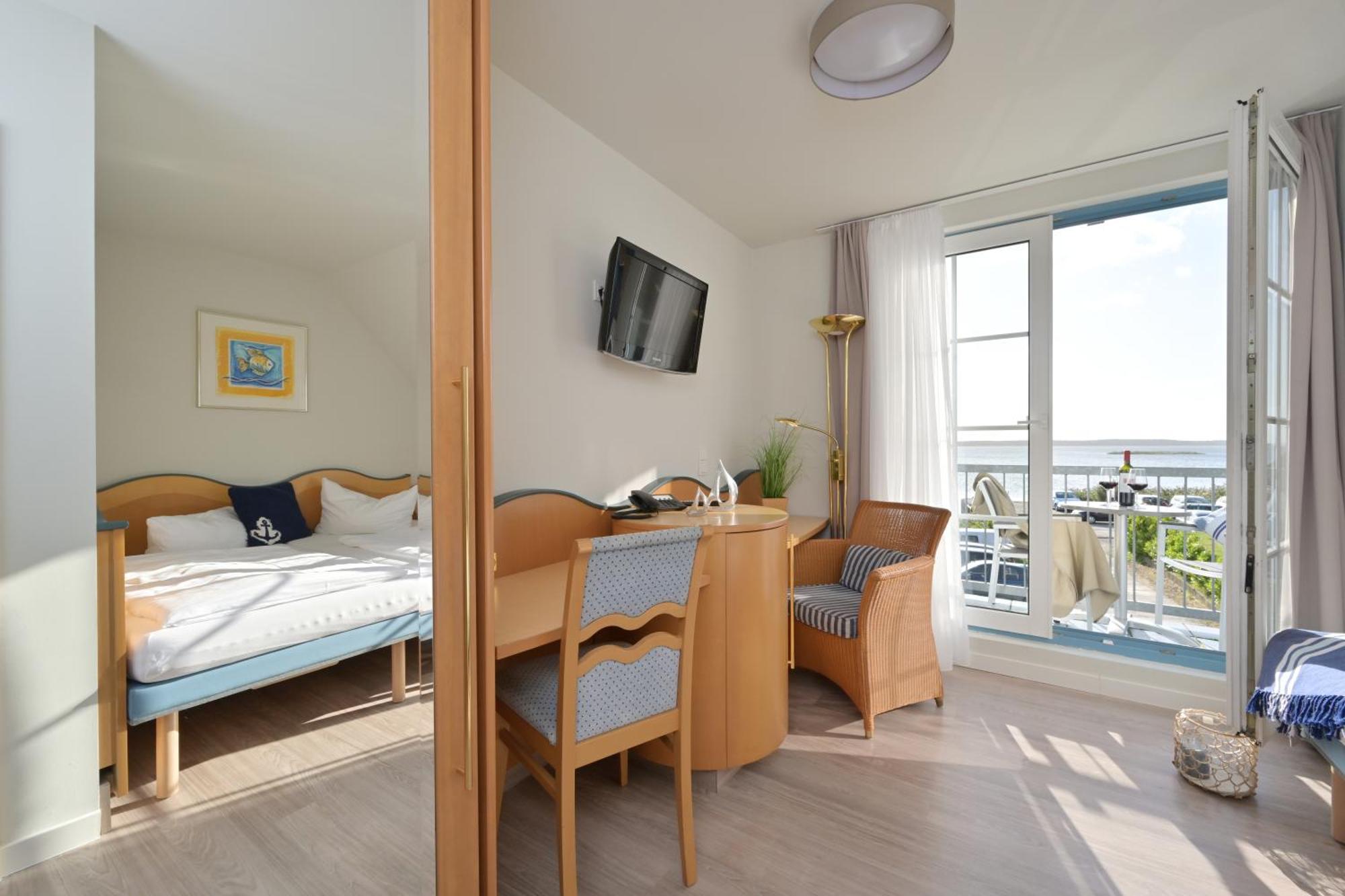 Hotel- & Ferienanlage Kapitaens-Haeuser Бреге Екстериор снимка