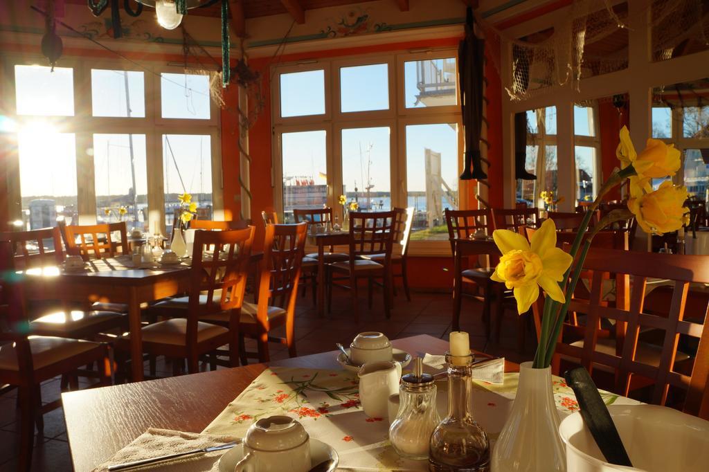 Hotel- & Ferienanlage Kapitaens-Haeuser Бреге Екстериор снимка