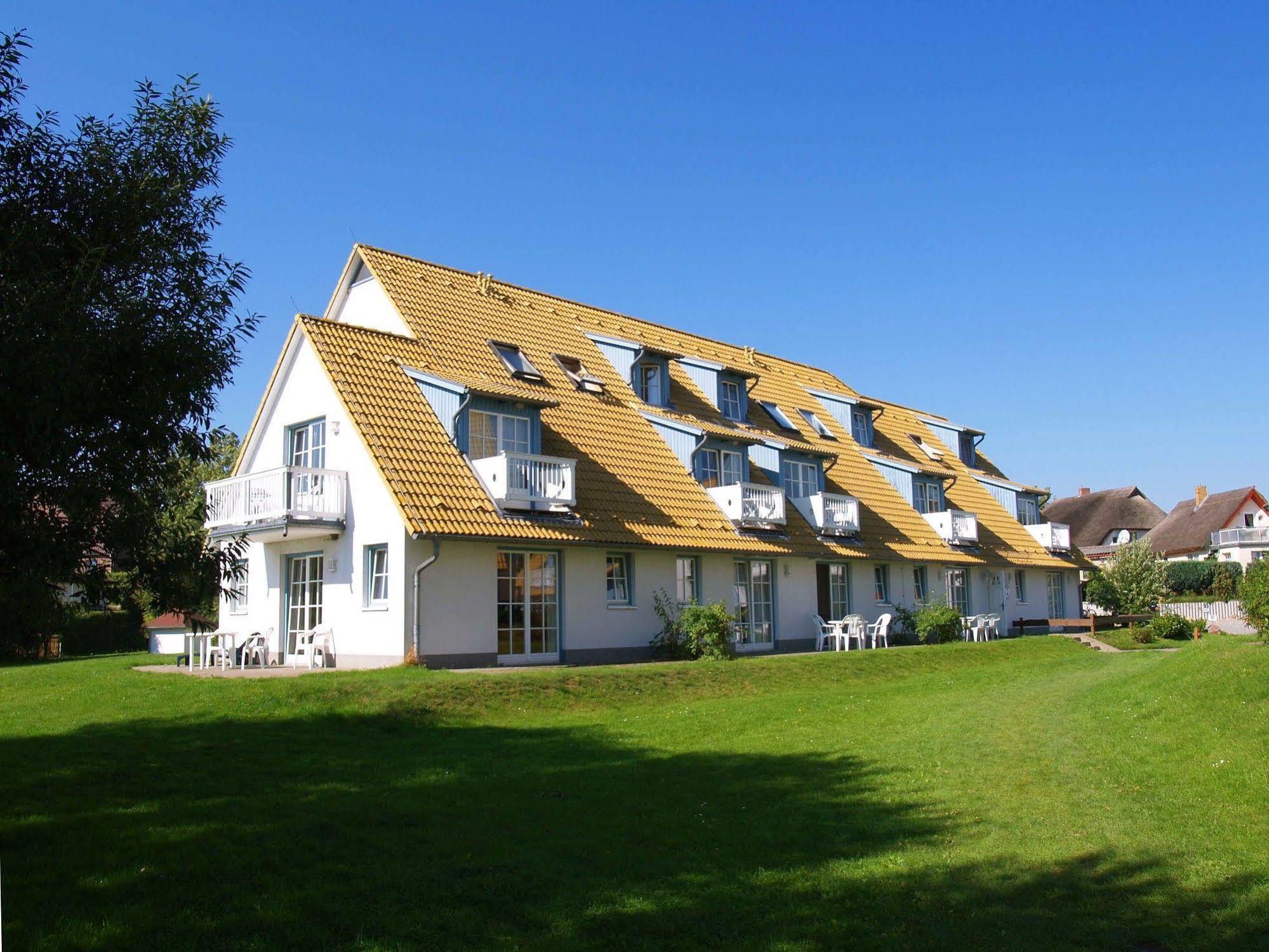 Hotel- & Ferienanlage Kapitaens-Haeuser Бреге Екстериор снимка