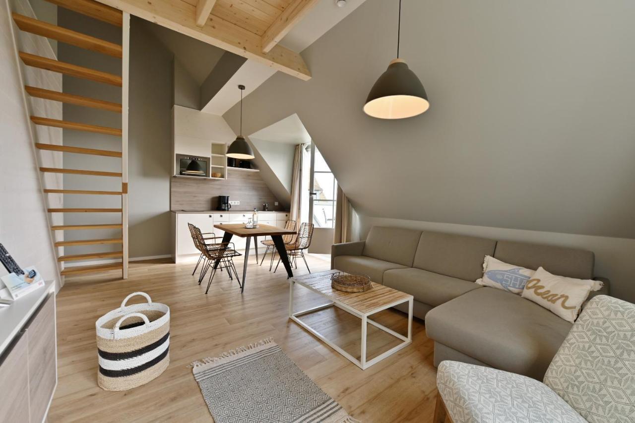 Hotel- & Ferienanlage Kapitaens-Haeuser Бреге Екстериор снимка