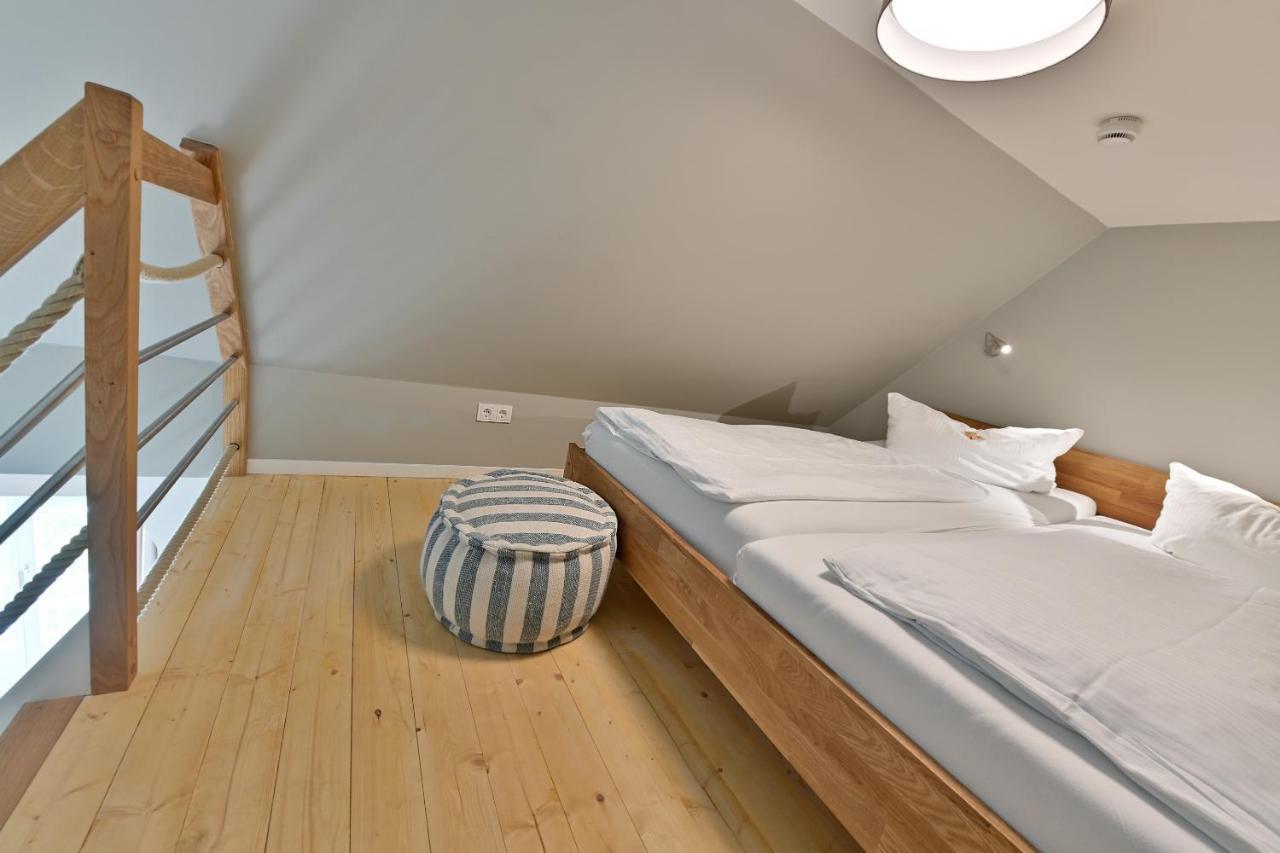 Hotel- & Ferienanlage Kapitaens-Haeuser Бреге Екстериор снимка